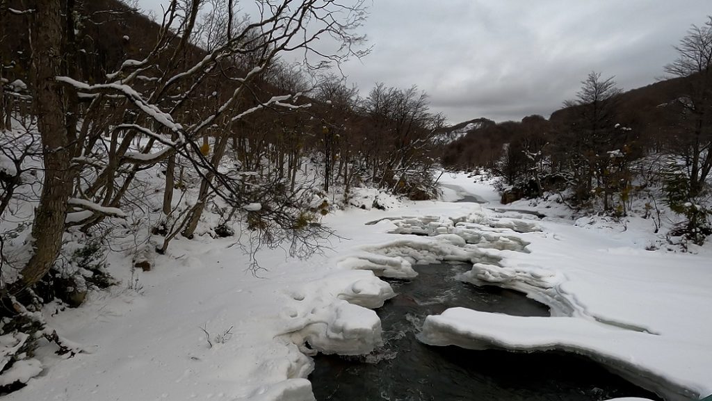 Paisagens a caminho da Cachoeira Véu da Noiva em Ushuaia